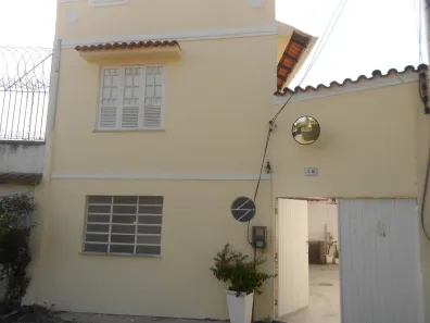 Casa com 2 Quartos para alugar, 80m² no Icaraí, Niterói