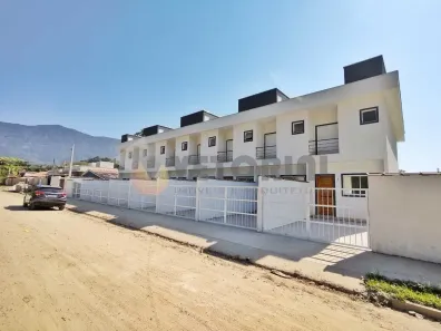 Sobrado com 2 Quartos à venda, 80m² no Loteamento Morada do Mar, Caraguatatuba