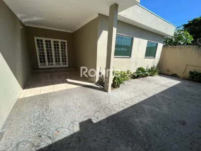 Casa com 3 Quartos à venda, 195m² no Custódio Pereira, Uberlândia