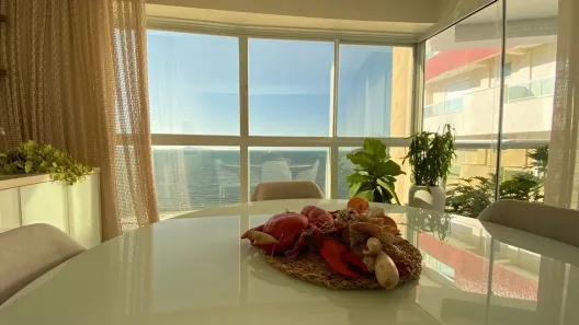 Apartamento com 3 Quartos para alugar, 180m² no Centro, Balneário Camboriú