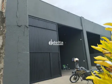Ponto Comercial para alugar, 375m² no Custódio Pereira, Uberlândia