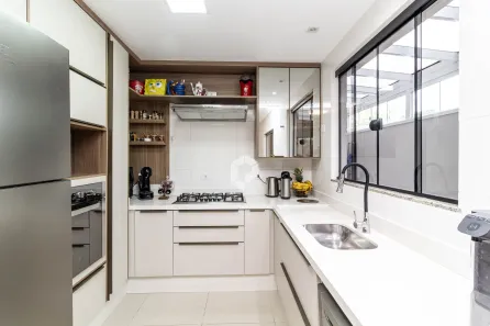 Sobrado com 3 Quartos à venda, 132m² no Uberaba, Curitiba