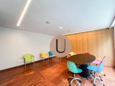 Imóvel Comercial com 6 Quartos à venda, 271m² no Vila Nova Conceição, São Paulo