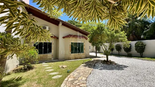 Ponto Comercial com 3 Quartos para alugar, 195m² no Guaratuba, Guaratuba