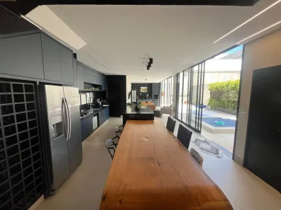 Sobrado com 4 Quartos à venda, 258m² no Setor Morada do Lago, Trindade
