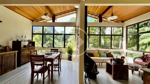 Casa com 4 Quartos à venda, 270m² no Carlos Guinle, Teresópolis