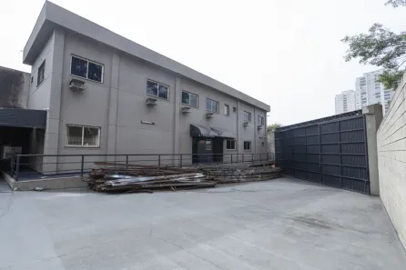 Prédio Comercial com 11 Quartos para alugar, 250m² no Vila Monumento, São Paulo
