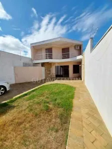 Casa com 2 Quartos para alugar, 250m² no Vila Souto, Bauru