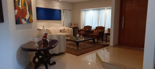 Sobrado com 4 Quartos para alugar, 280m² no Jardins Atenas, Goiânia