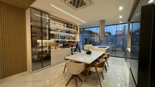 Sobrado com 3 Quartos à venda, 198m² no Santo Antônio, Joinville
