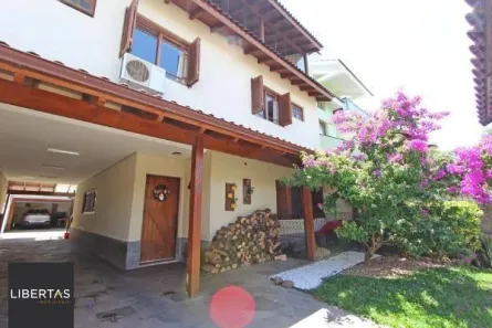 Casa com 3 Quartos à venda, 360m² no Espírito Santo, Porto Alegre