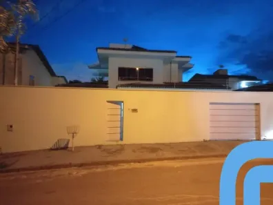 Sobrado com 3 Quartos à venda, 450m² no Parque das Flores, Goiânia
