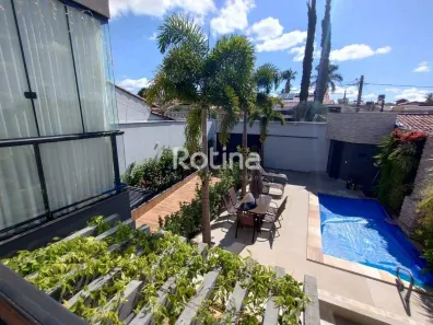 Casa com 4 Quartos à venda, 372m² no Cidade Jardim, Uberlândia