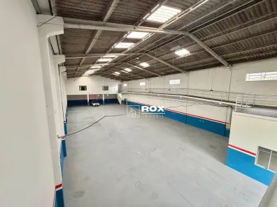 Galpão/Depósito/Armazém para alugar, 920m² no Xaxim, Curitiba