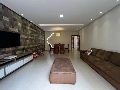Sobrado com 3 Quartos à venda, 180m² no Guilhermina, Praia Grande