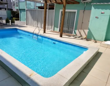 Casa com 4 Quartos para alugar, 500m² no Canasvieiras, Florianópolis