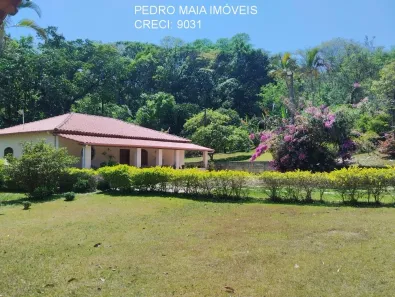 Fazenda/Sítio com 6 Quartos à venda, 800m² no Centro, Mateus Leme