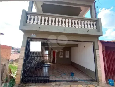 Casa com 3 Quartos à venda, 125m² no Central Parque 4-L, Itapetininga