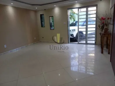 Casa com 3 Quartos à venda, 250m² no Realengo, Rio de Janeiro
