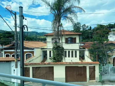 Casa com 3 Quartos à venda, 183m² no Vila Rosa, São Paulo