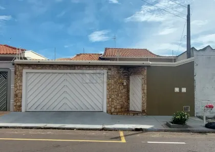 Casa com 4 Quartos para alugar, 198m² no São Joaquim, Franca