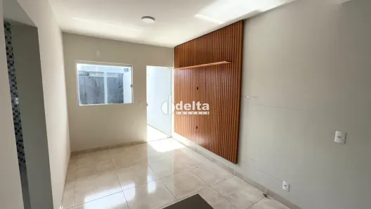 Casa com 2 Quartos à venda, 90m² no Novo Mundo, Uberlândia