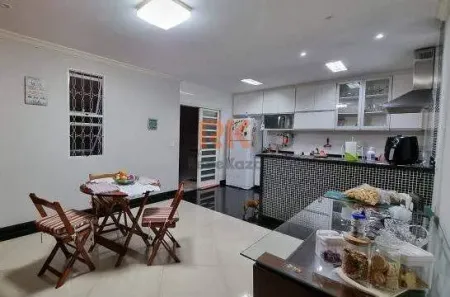 Casa com 4 Quartos à venda, 150m² no Castelo, Belo Horizonte