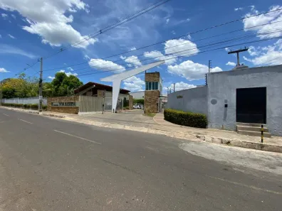 Casa de Condomínio com 4 Quartos para alugar, 147m² no Socopo, Teresina