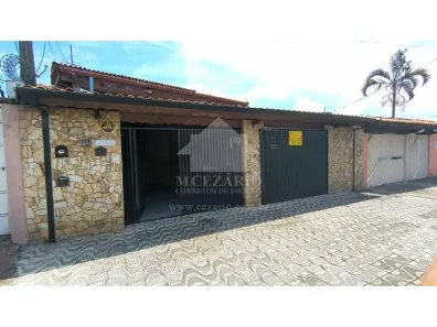 Casa com 3 Quartos à venda, 216m² no Parque Santo Antônio, Taubaté