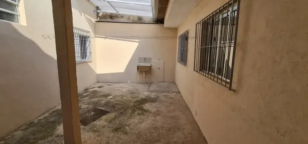 Casa com 2 Quartos para alugar, 50m² no Jardim Record, Taboão da Serra
