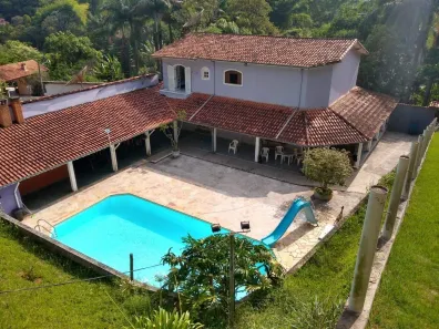Fazenda/Sítio com 4 Quartos à venda, 550m² no Itaoca, Guararema