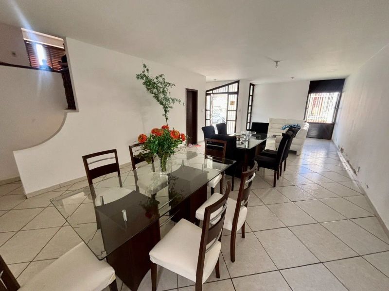Casa com 4 quartos — São José, Belo Horizonte