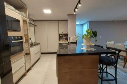 Casa com 4 Quartos para alugar, 250m² no Agronômica, Florianópolis