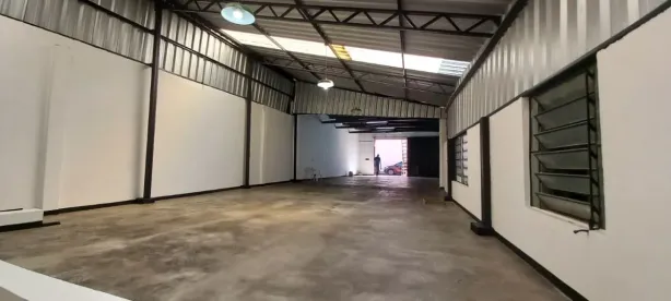 Galpão/Depósito/Armazém para alugar, 180m² no Caiçaras, Belo Horizonte