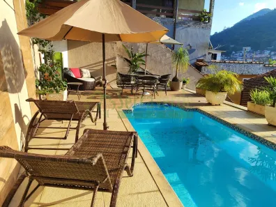 Casa com 3 Quartos à venda, 300m² no Cascatinha, Petrópolis