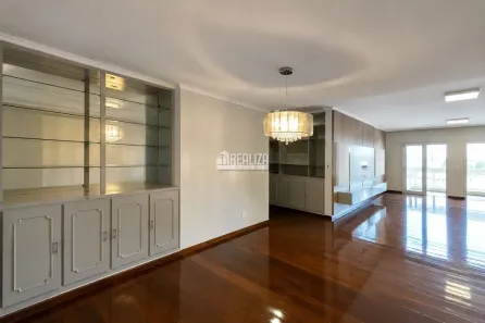 Apartamento com 4 Quartos para alugar, 254m² no Centro, Uberaba