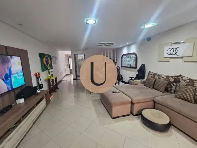 Sobrado com 3 Quartos à venda, 225m² no Campestre, Santo André