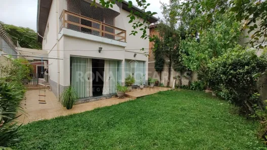 Sobrado com 4 Quartos à venda, 211m² no Jardim Guarapiranga, São Paulo