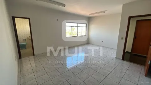Sala Comercial com 1 Quarto para alugar, 45m² no Nossa Senhora Aparecida, Uberlândia