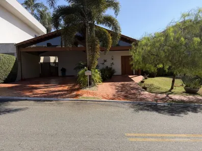 Casa de Condomínio com 4 Quartos à venda, 258m² no Jardins Paris, Goiânia