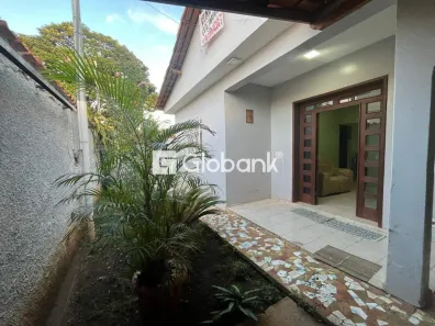 Casa com 4 Quartos à venda, 250m² no Major Prates, Montes Claros