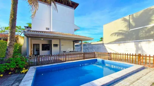 Sobrado com 5 Quartos à venda, 250m² no Guaratuba, Guaratuba