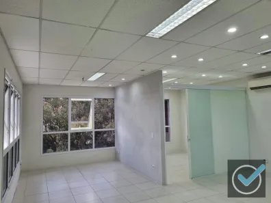 Sala Comercial para venda ou aluguel, 48m² no Sítio Tamboré Alphaville, Barueri