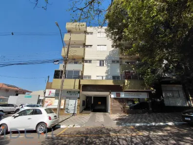 Apartamento com 3 Quartos para alugar, 150m² no Zona 04, Maringá
