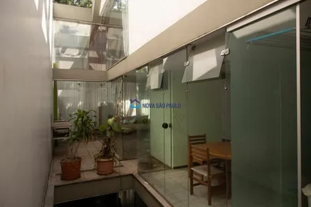 Sobrado com 2 Quartos para alugar, 200m² no Indianópolis, São Paulo