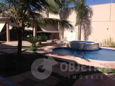 Casa com 4 Quartos para alugar, 366m² no Jardim Karaíba, Uberlândia