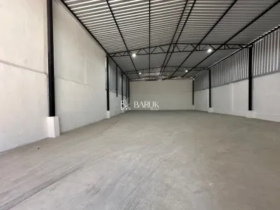Galpão/Depósito/Armazém à venda, 310m² no Nova Era, Juiz de Fora