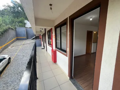 Apartamento com 2 Quartos para alugar, 60m² no Itaipava, Petrópolis