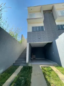 Sobrado com 3 Quartos à venda, 125m² no Jardim Mirna, Taboão da Serra