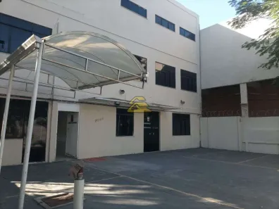 Prédio Comercial para alugar, 1050m² no Freguesia (Jacarepaguá), Rio de Janeiro